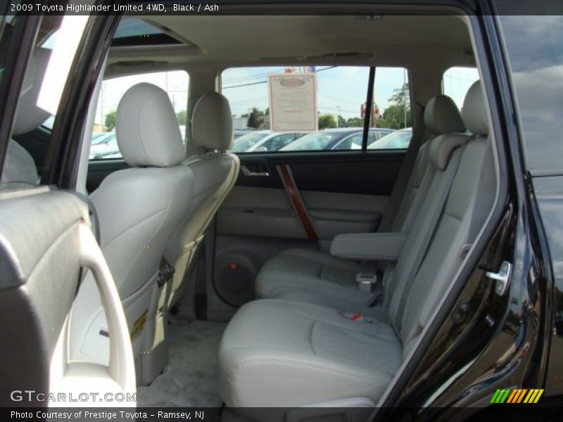 Black / Ash 2009 Toyota Highlander Limited 4WD