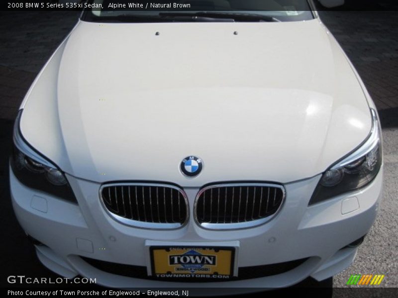 Alpine White / Natural Brown 2008 BMW 5 Series 535xi Sedan