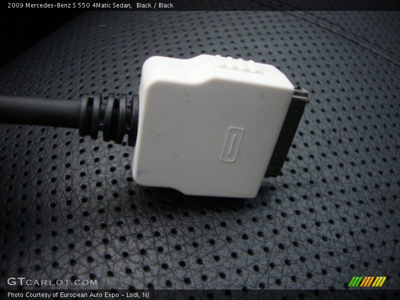 Black / Black 2009 Mercedes-Benz S 550 4Matic Sedan