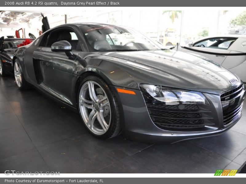 Front 3/4 View of 2008 R8 4.2 FSI quattro