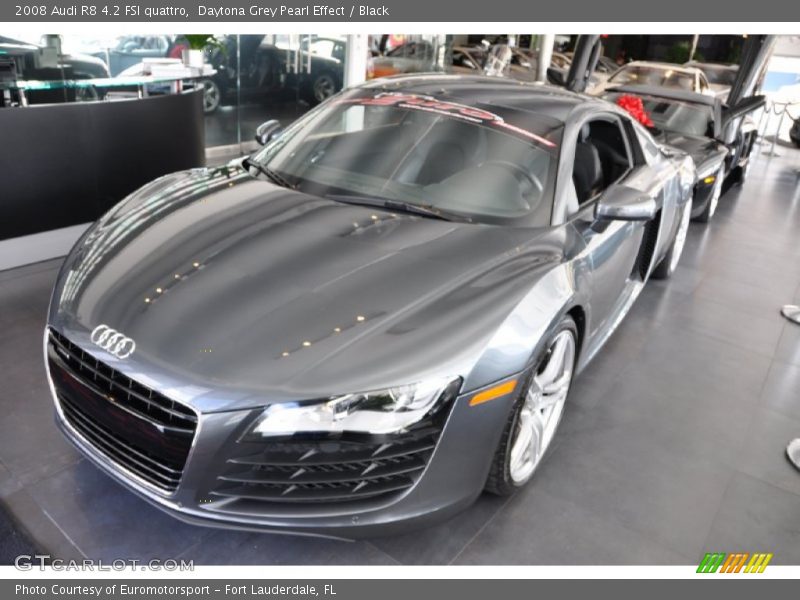 Front 3/4 View of 2008 R8 4.2 FSI quattro