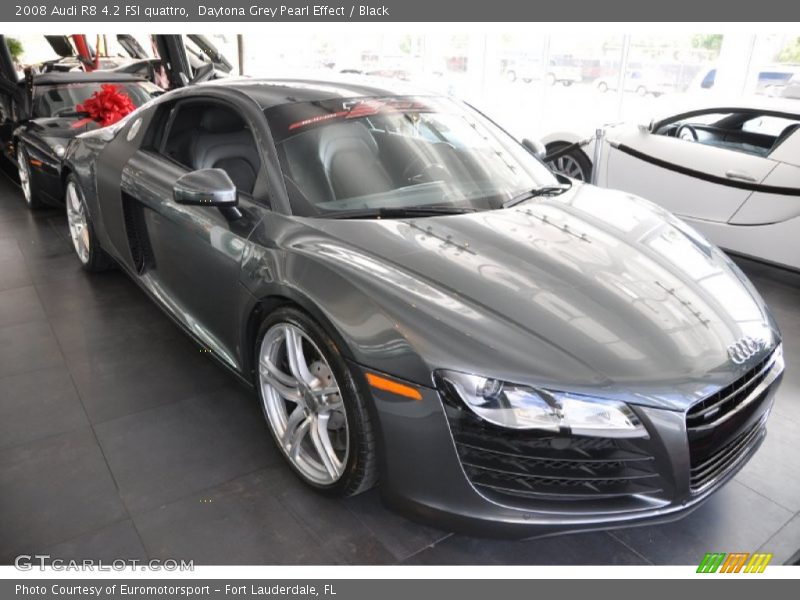 Front 3/4 View of 2008 R8 4.2 FSI quattro