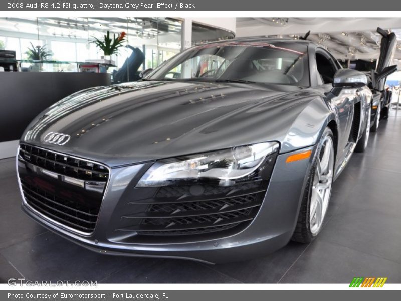 Front 3/4 View of 2008 R8 4.2 FSI quattro