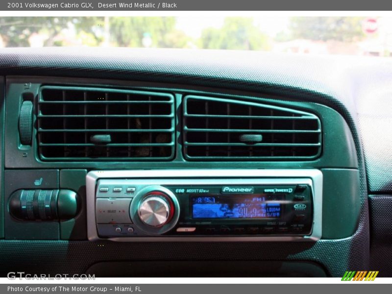 Desert Wind Metallic / Black 2001 Volkswagen Cabrio GLX
