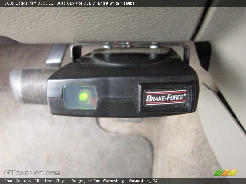 Bright White / Taupe 2005 Dodge Ram 3500 SLT Quad Cab 4x4 Dually