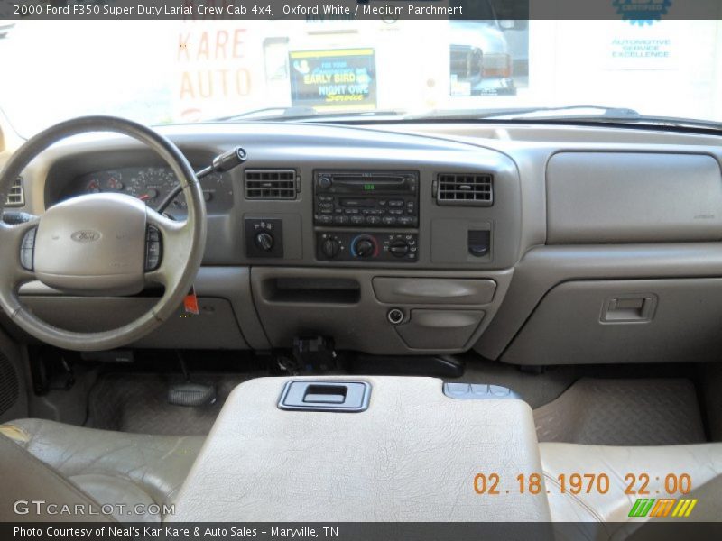 Dashboard of 2000 F350 Super Duty Lariat Crew Cab 4x4