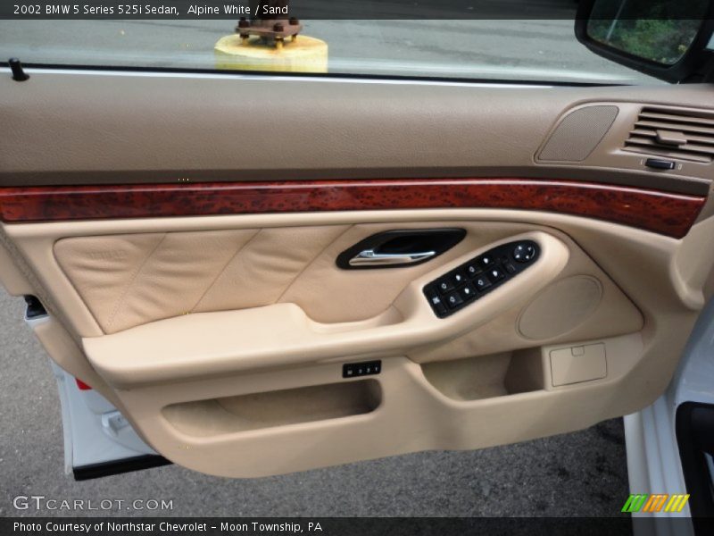 Alpine White / Sand 2002 BMW 5 Series 525i Sedan