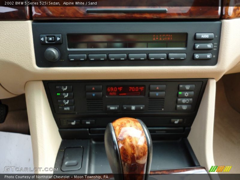 Alpine White / Sand 2002 BMW 5 Series 525i Sedan