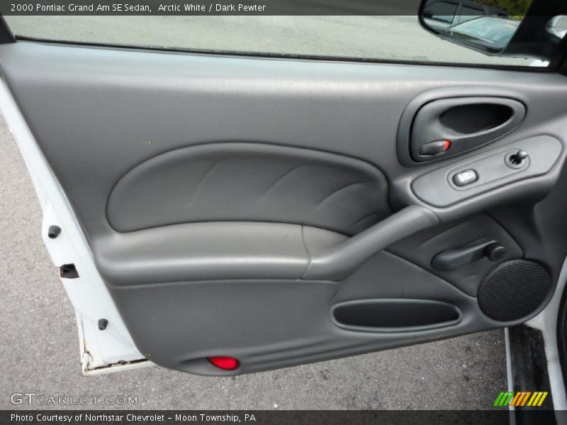 Door Panel of 2000 Grand Am SE Sedan