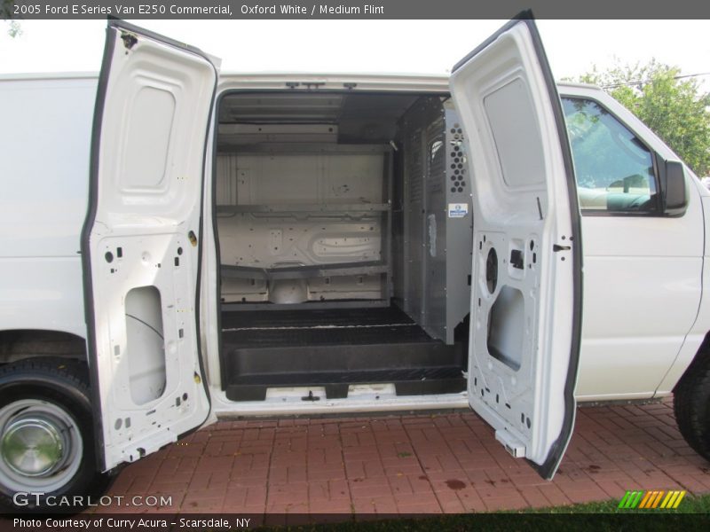 Oxford White / Medium Flint 2005 Ford E Series Van E250 Commercial