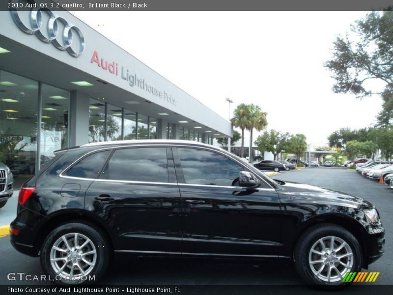 Brilliant Black / Black 2010 Audi Q5 3.2 quattro