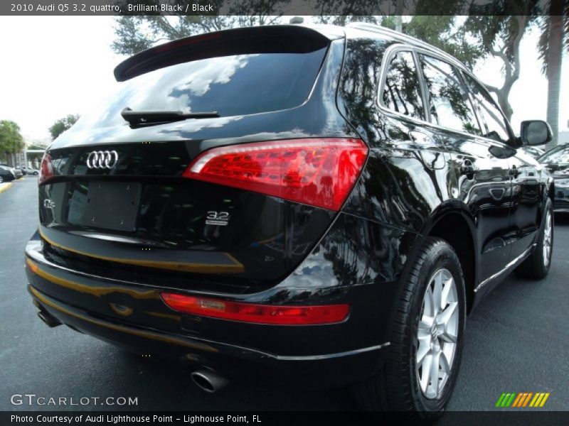 Brilliant Black / Black 2010 Audi Q5 3.2 quattro
