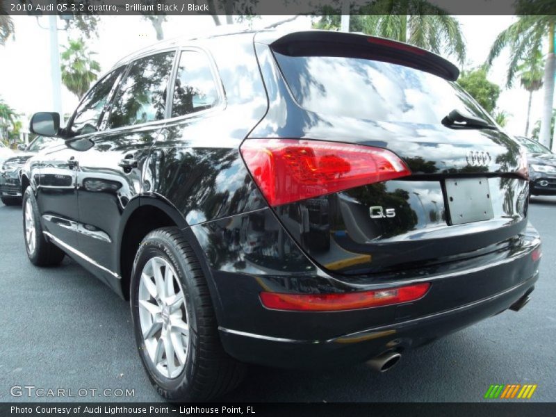 Brilliant Black / Black 2010 Audi Q5 3.2 quattro