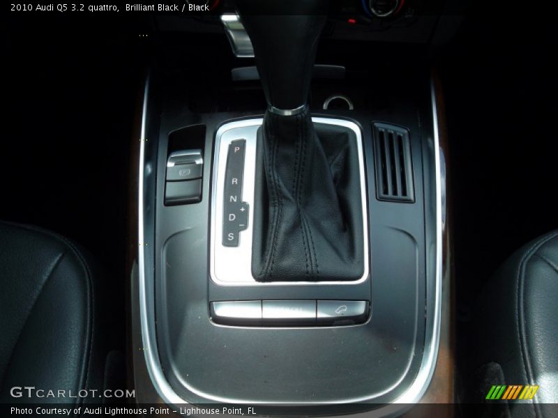Brilliant Black / Black 2010 Audi Q5 3.2 quattro