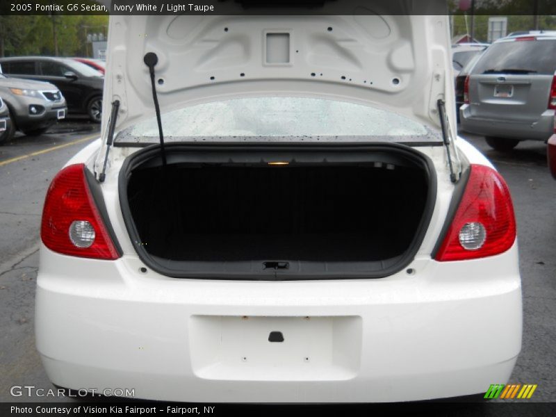 Ivory White / Light Taupe 2005 Pontiac G6 Sedan