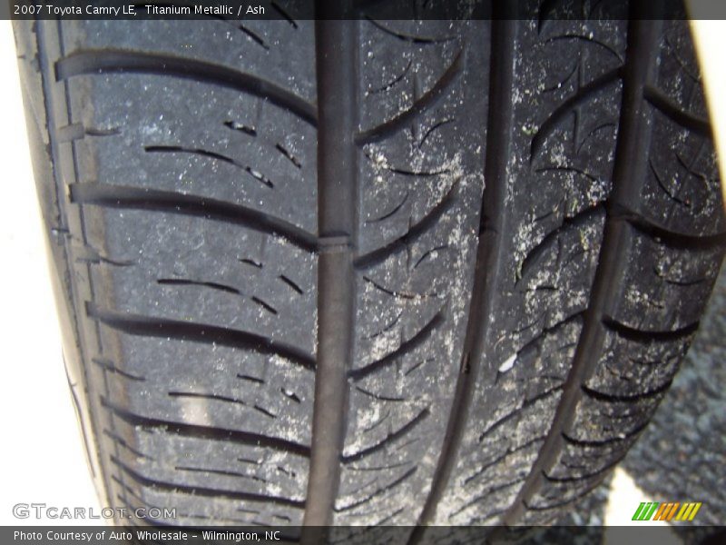 Titanium Metallic / Ash 2007 Toyota Camry LE