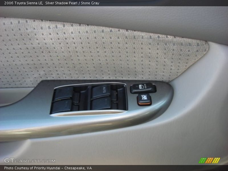 Silver Shadow Pearl / Stone Gray 2006 Toyota Sienna LE
