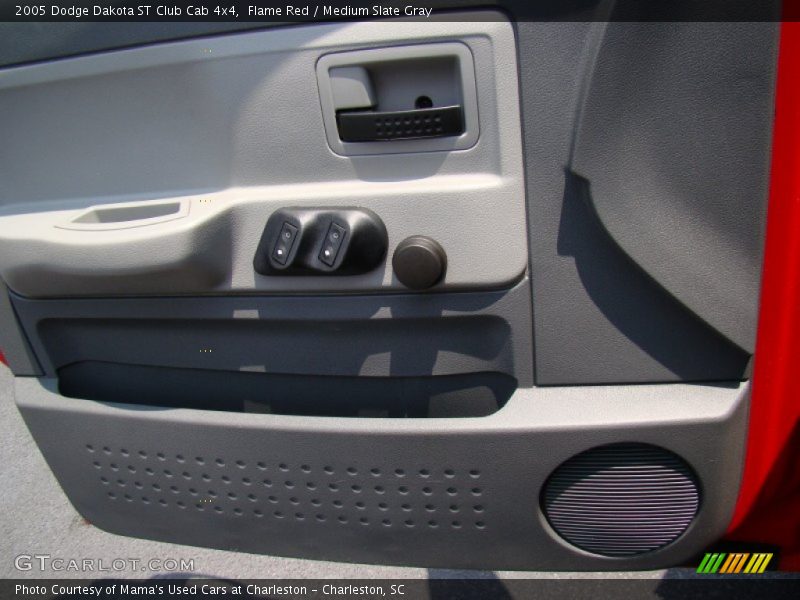 Door Panel of 2005 Dakota ST Club Cab 4x4
