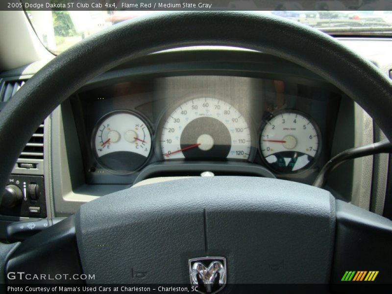 Flame Red / Medium Slate Gray 2005 Dodge Dakota ST Club Cab 4x4
