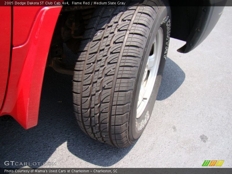 Flame Red / Medium Slate Gray 2005 Dodge Dakota ST Club Cab 4x4