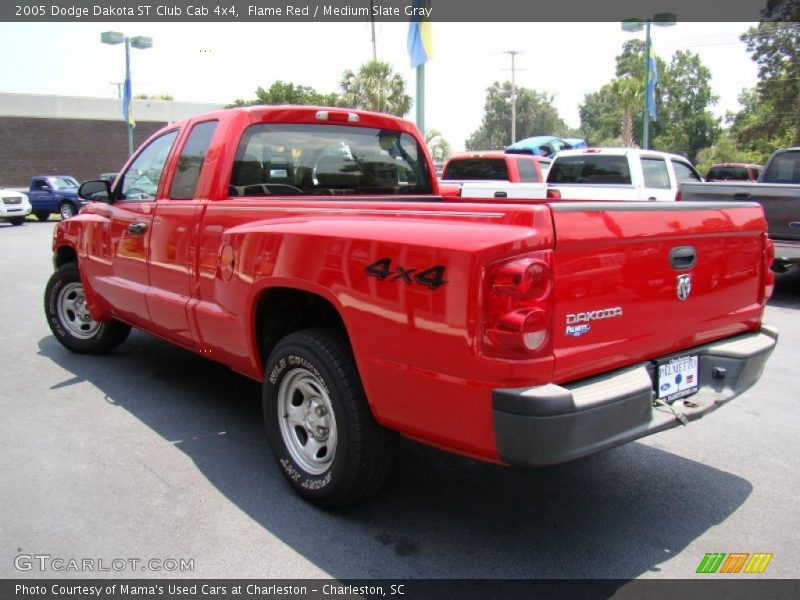 Flame Red / Medium Slate Gray 2005 Dodge Dakota ST Club Cab 4x4