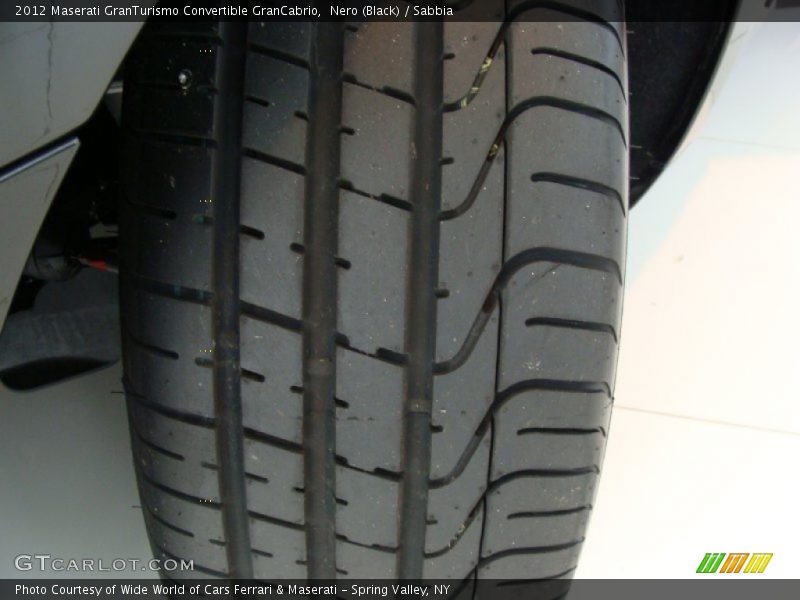Nero (Black) / Sabbia 2012 Maserati GranTurismo Convertible GranCabrio