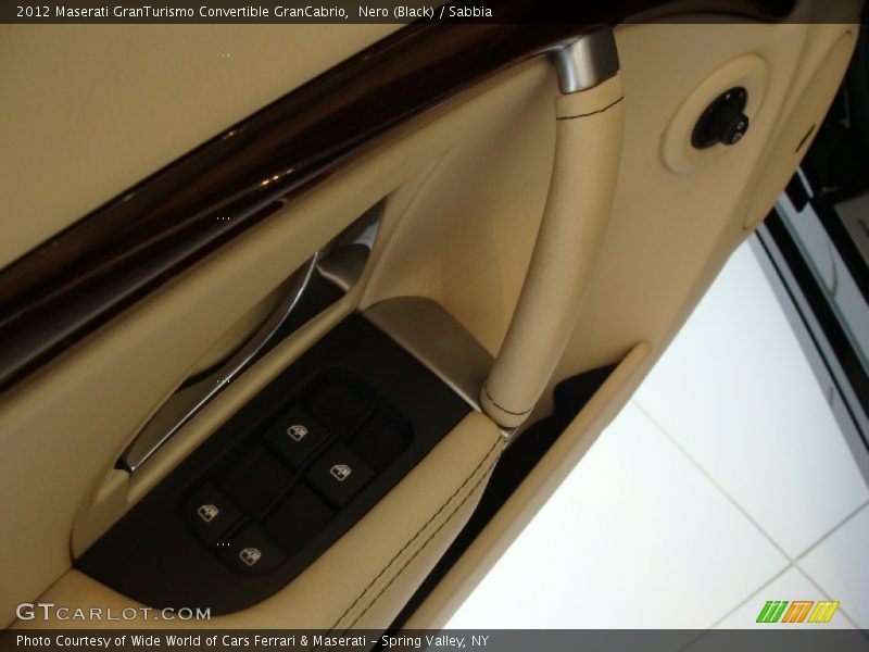 Nero (Black) / Sabbia 2012 Maserati GranTurismo Convertible GranCabrio