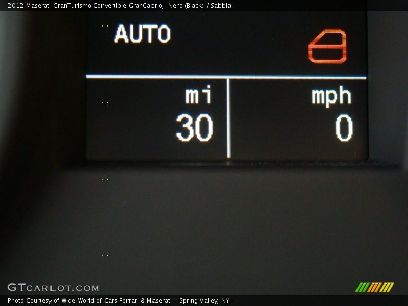 Nero (Black) / Sabbia 2012 Maserati GranTurismo Convertible GranCabrio