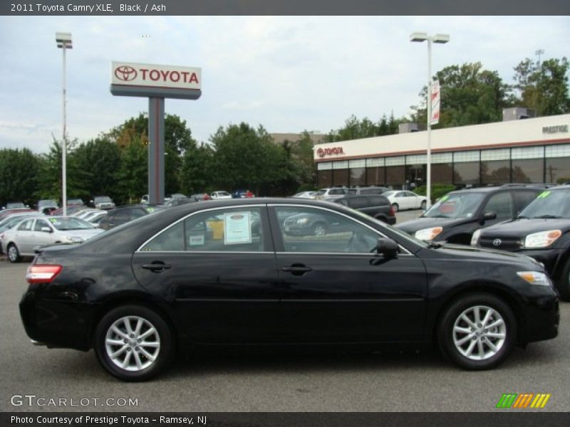 Black / Ash 2011 Toyota Camry XLE