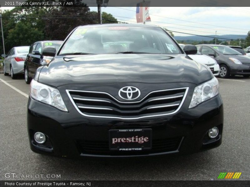 Black / Ash 2011 Toyota Camry XLE