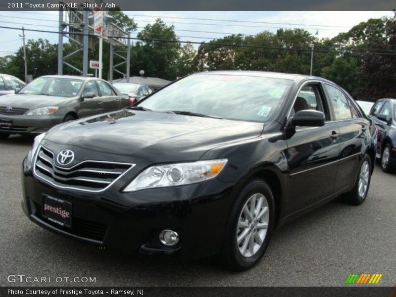 Black / Ash 2011 Toyota Camry XLE