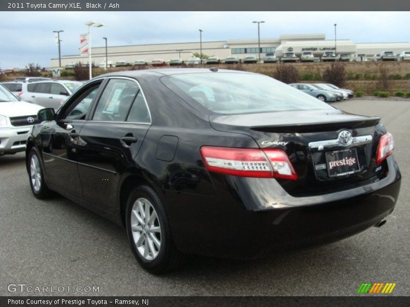 Black / Ash 2011 Toyota Camry XLE