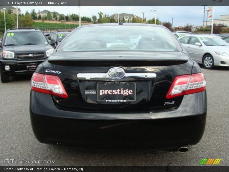 Black / Ash 2011 Toyota Camry XLE