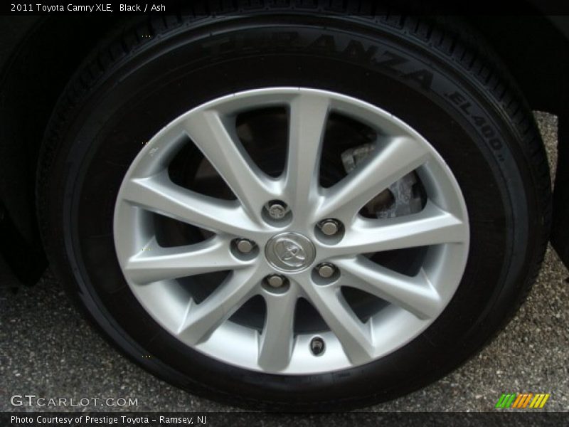 Black / Ash 2011 Toyota Camry XLE