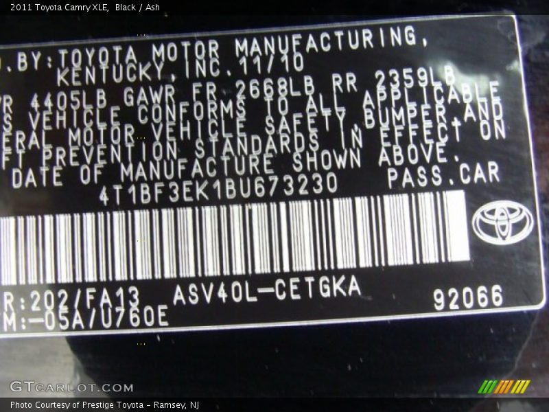 Black / Ash 2011 Toyota Camry XLE
