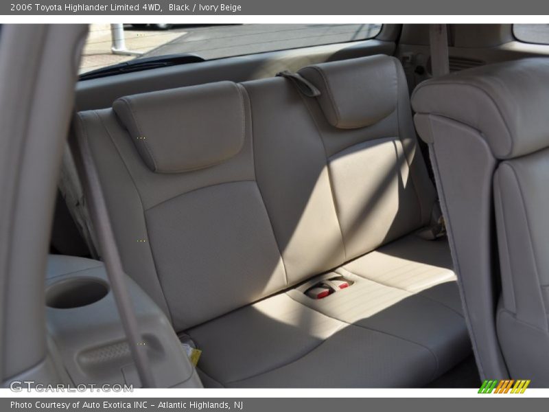 Black / Ivory Beige 2006 Toyota Highlander Limited 4WD