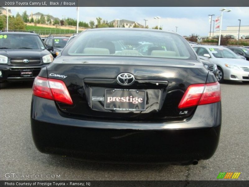 Black / Bisque 2009 Toyota Camry LE