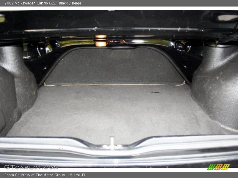 Black / Beige 2002 Volkswagen Cabrio GLS