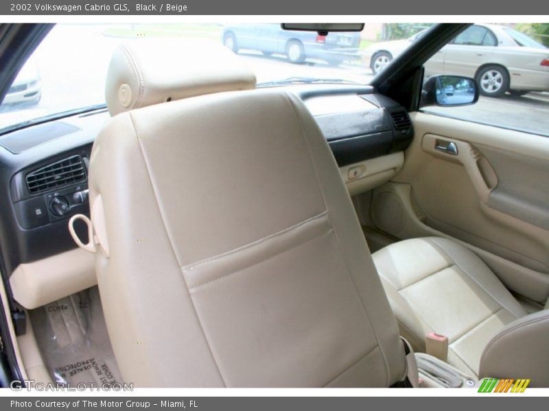 Black / Beige 2002 Volkswagen Cabrio GLS