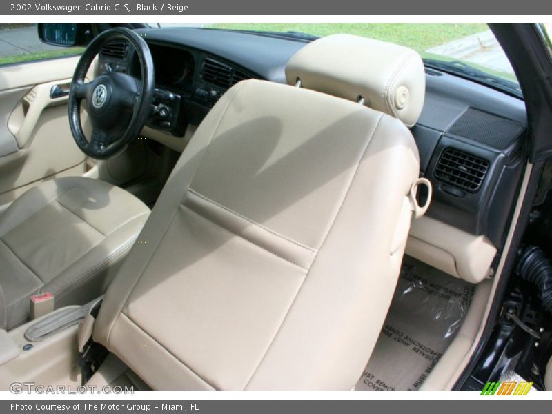 Black / Beige 2002 Volkswagen Cabrio GLS