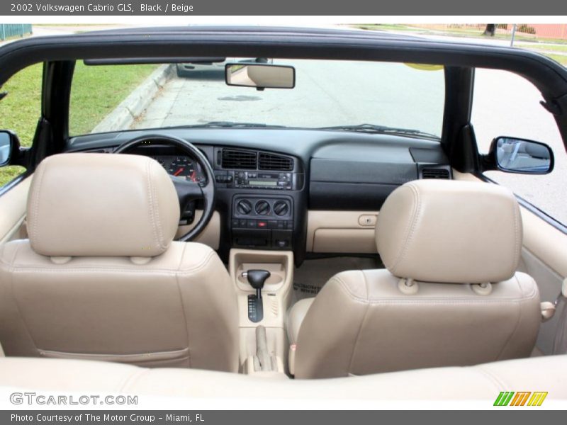 Black / Beige 2002 Volkswagen Cabrio GLS