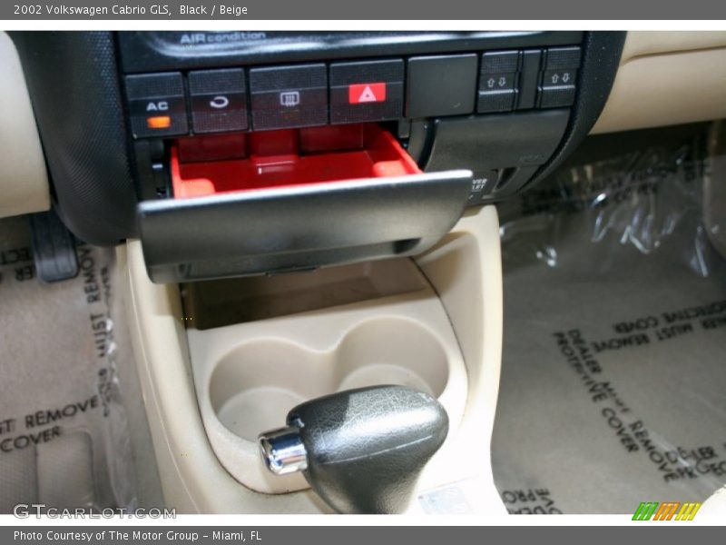 Black / Beige 2002 Volkswagen Cabrio GLS
