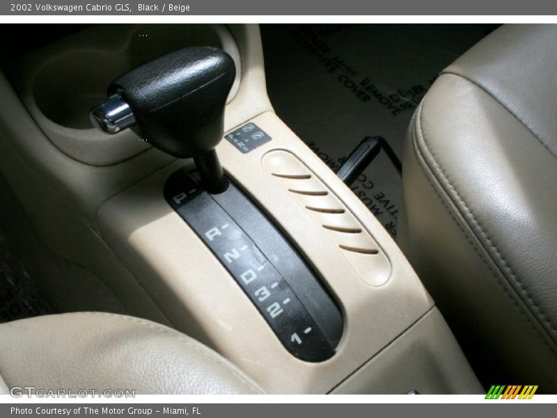 Black / Beige 2002 Volkswagen Cabrio GLS