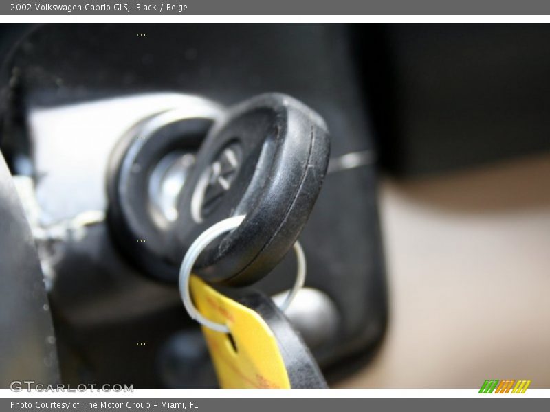 Black / Beige 2002 Volkswagen Cabrio GLS