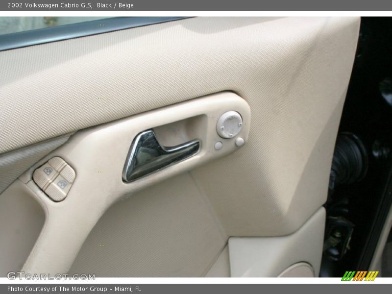 Black / Beige 2002 Volkswagen Cabrio GLS
