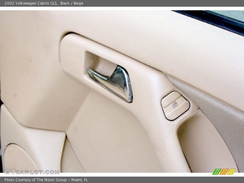Black / Beige 2002 Volkswagen Cabrio GLS