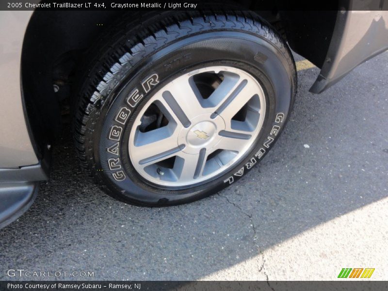 Graystone Metallic / Light Gray 2005 Chevrolet TrailBlazer LT 4x4