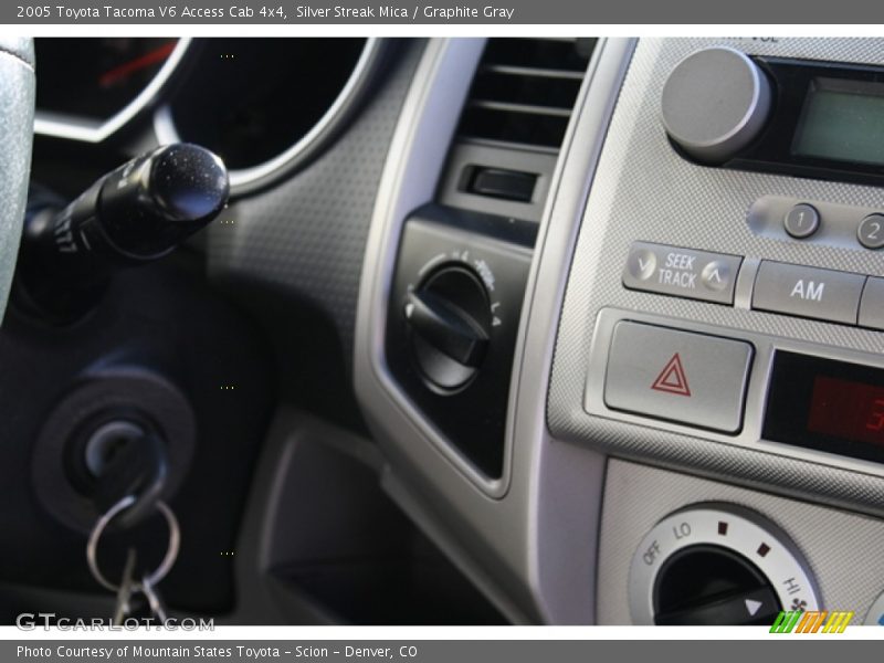 Silver Streak Mica / Graphite Gray 2005 Toyota Tacoma V6 Access Cab 4x4