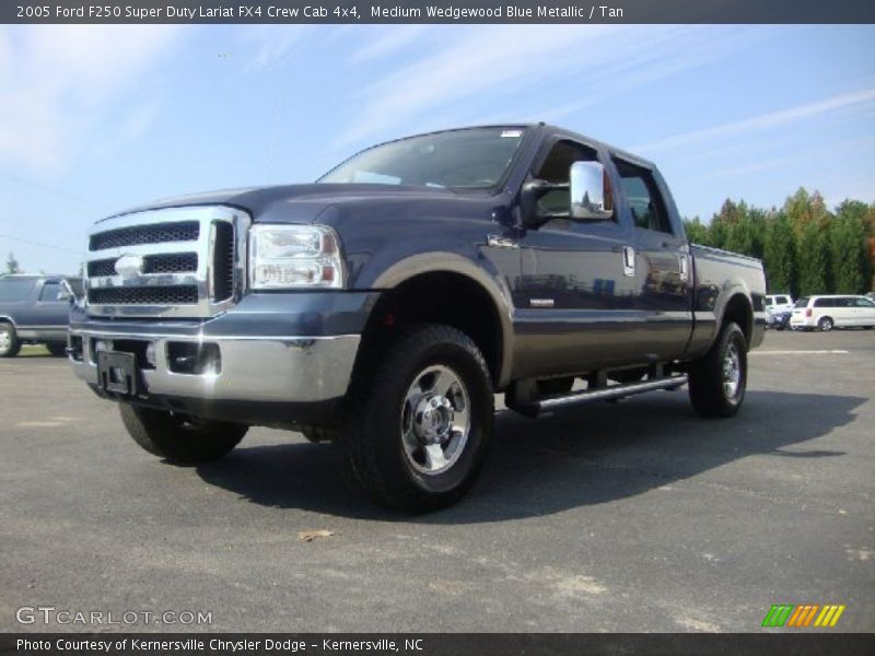 Medium Wedgewood Blue Metallic / Tan 2005 Ford F250 Super Duty Lariat FX4 Crew Cab 4x4