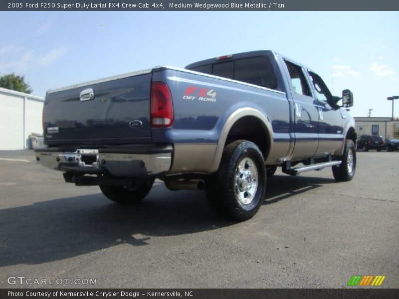 Medium Wedgewood Blue Metallic / Tan 2005 Ford F250 Super Duty Lariat FX4 Crew Cab 4x4